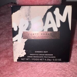 Fenty Beauty Cheeks Out Freestyle Cream Bronzer - 07 Toffee Tease